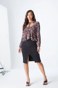 Black Aqua Yoke Seamed Skirt
