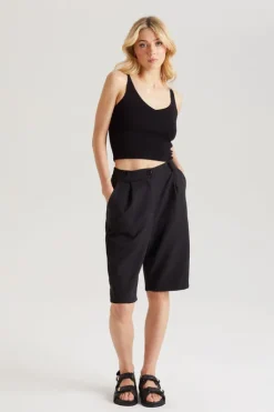Black Tailored Bermuda Short