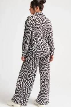 Geometric Plisse Wide Leg Trouser